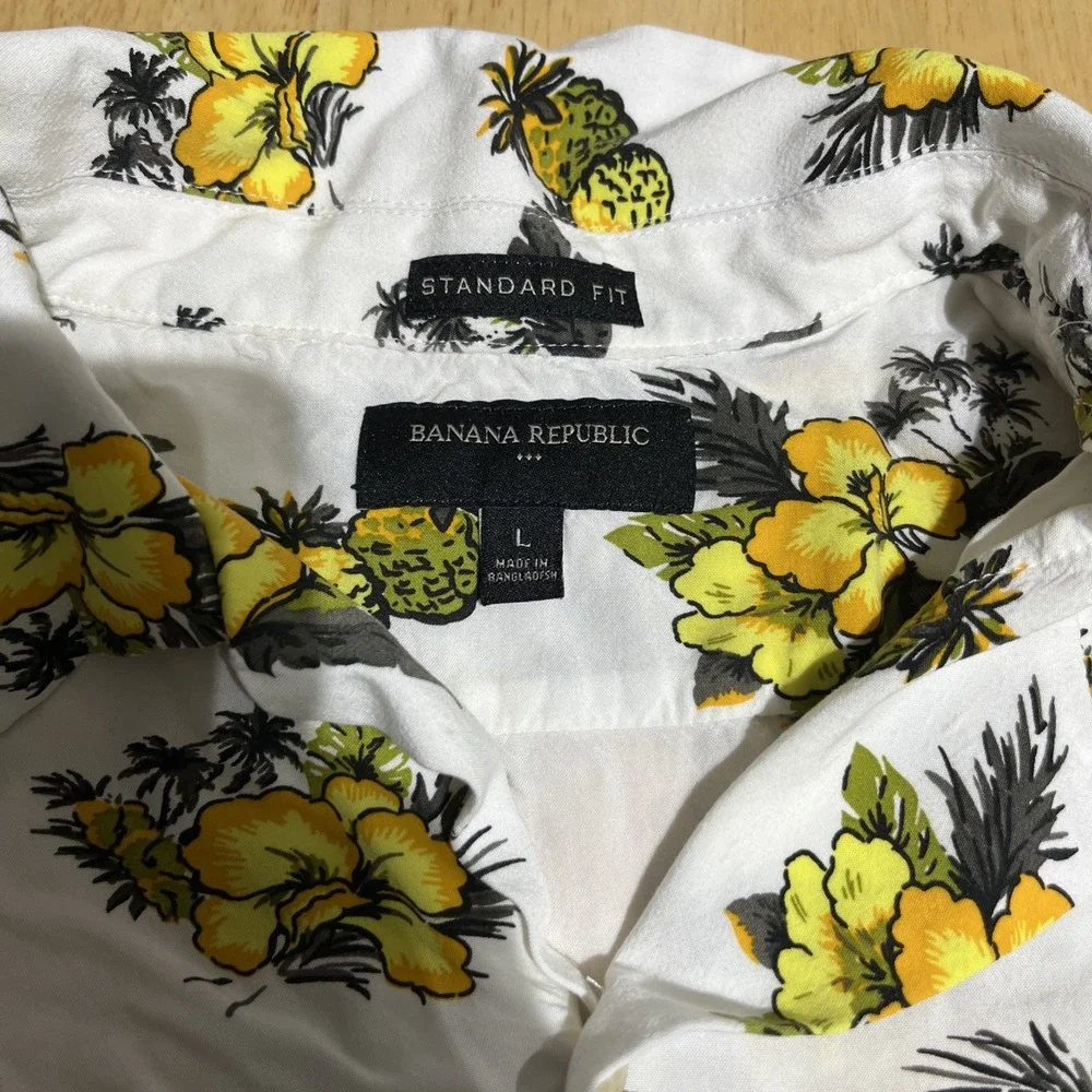 Banana Republic‎ Tropical Floral Pineapple Button Down Short Sleeve Size L